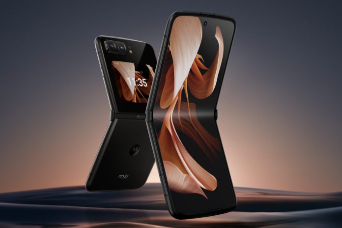 The Moto Razer Plus: A Leap into the Second Generation of Flipping Phones