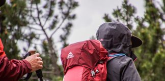 Best Travel Sandals Two people backpacking with sandals